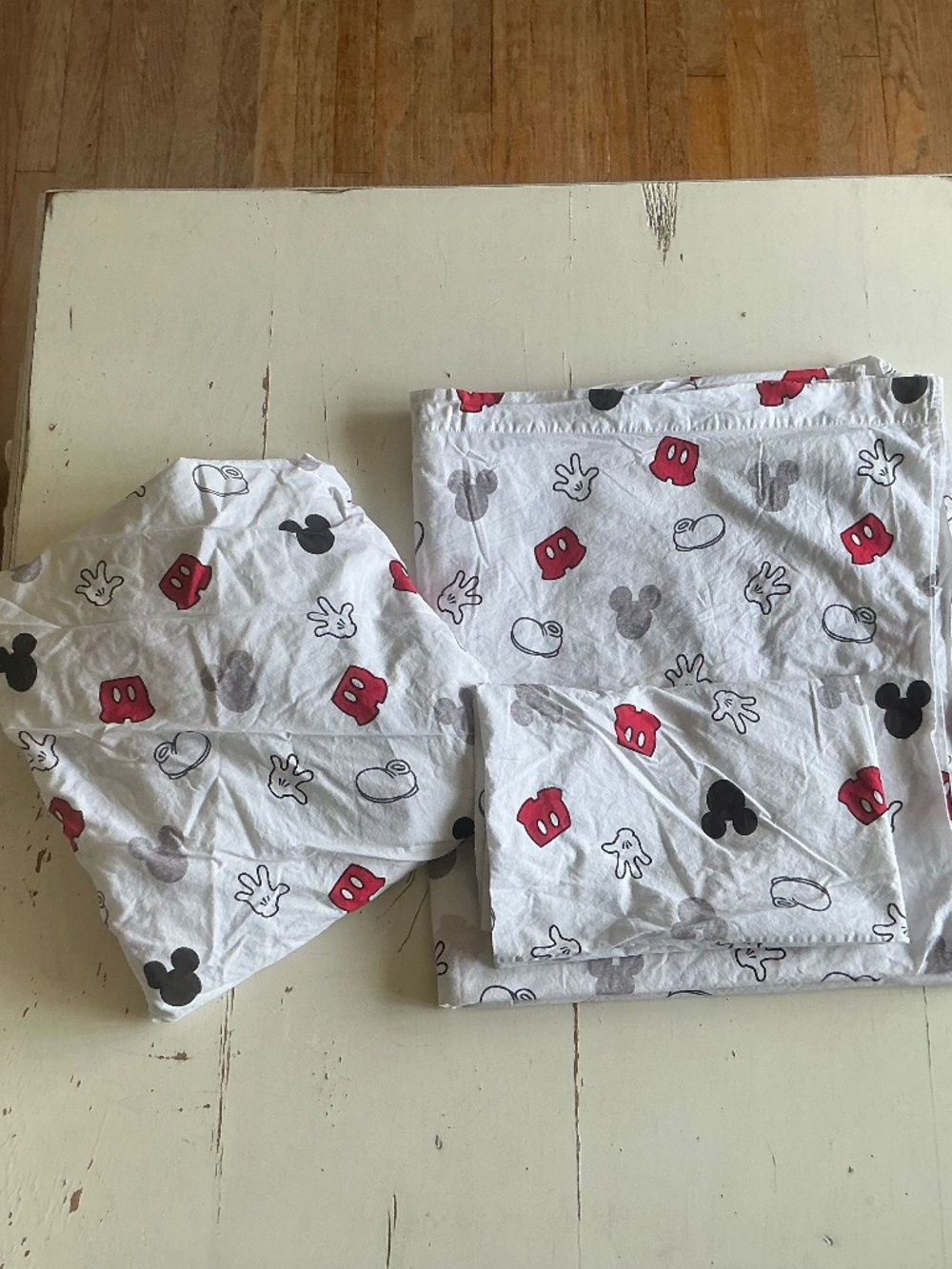 Saturday Park Disney Mickey Mouse Logo FULL Size Sheet Set